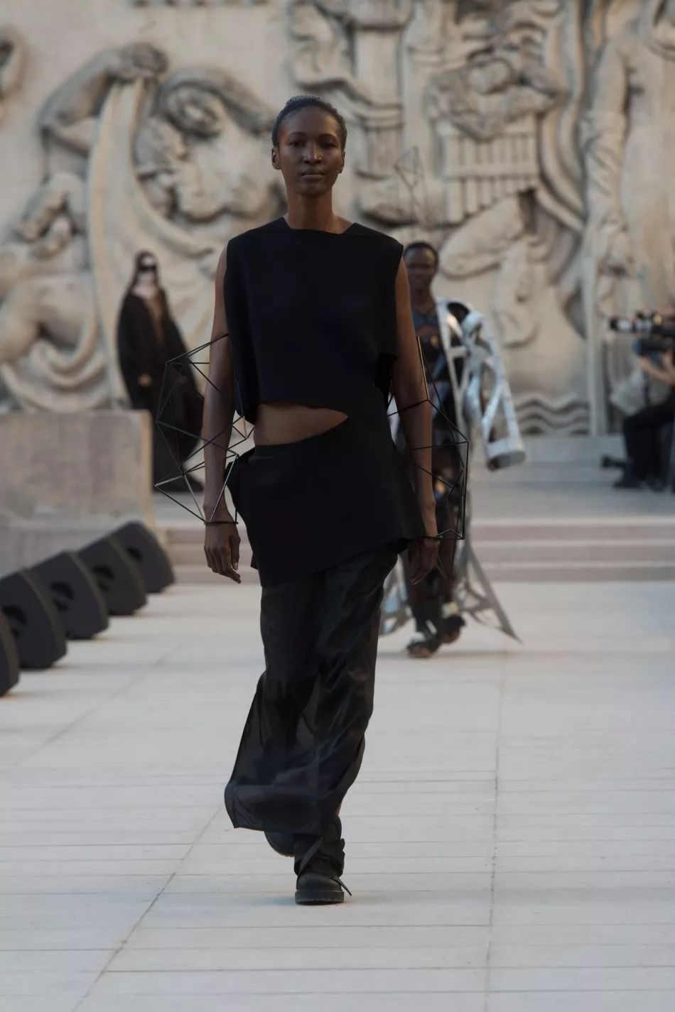 暗黑主題和解構主義| rick owens 2019春夏