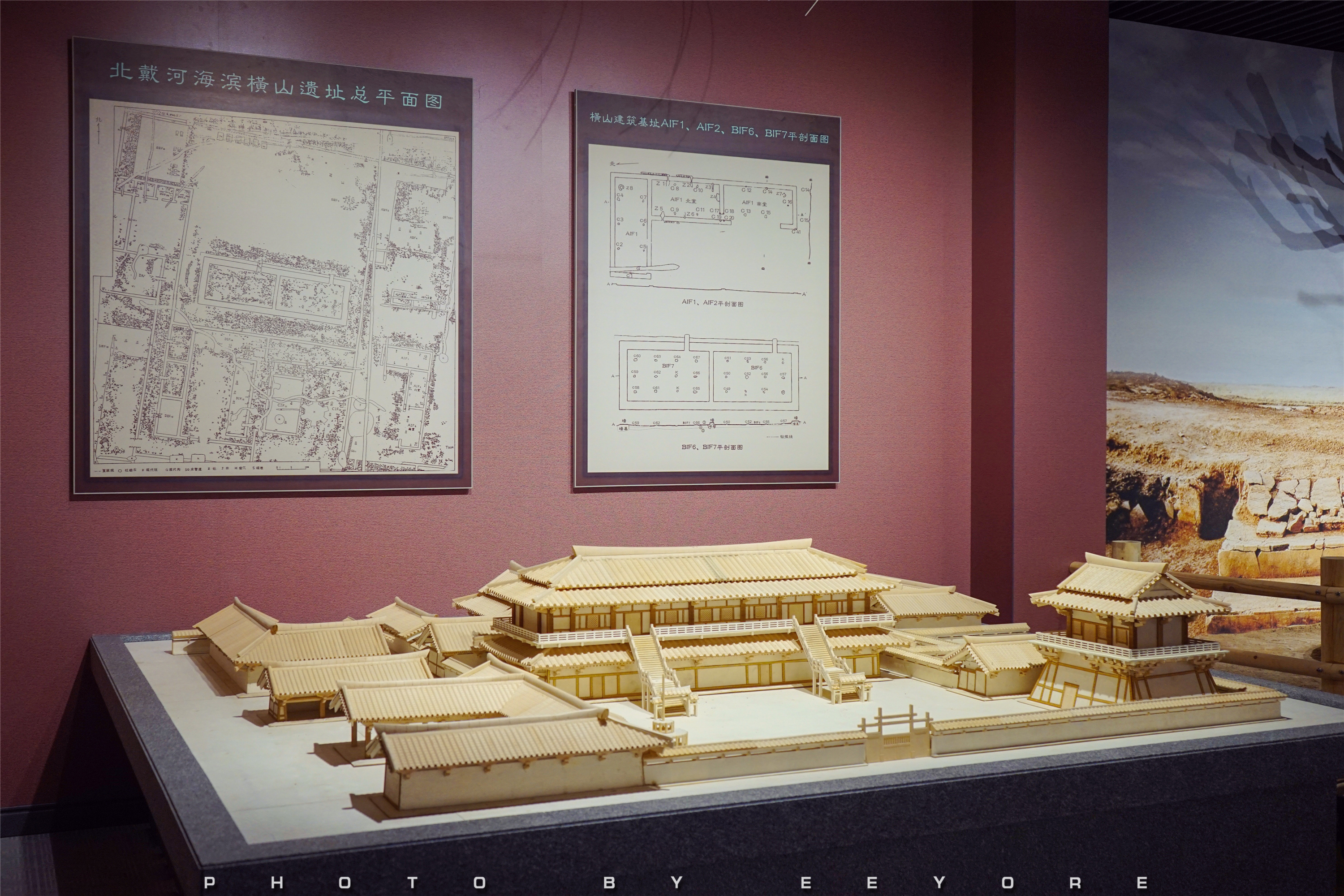 在秦皇岛秦行宫遗址博物馆外,你依旧能够看到保留下的宫殿遗址区