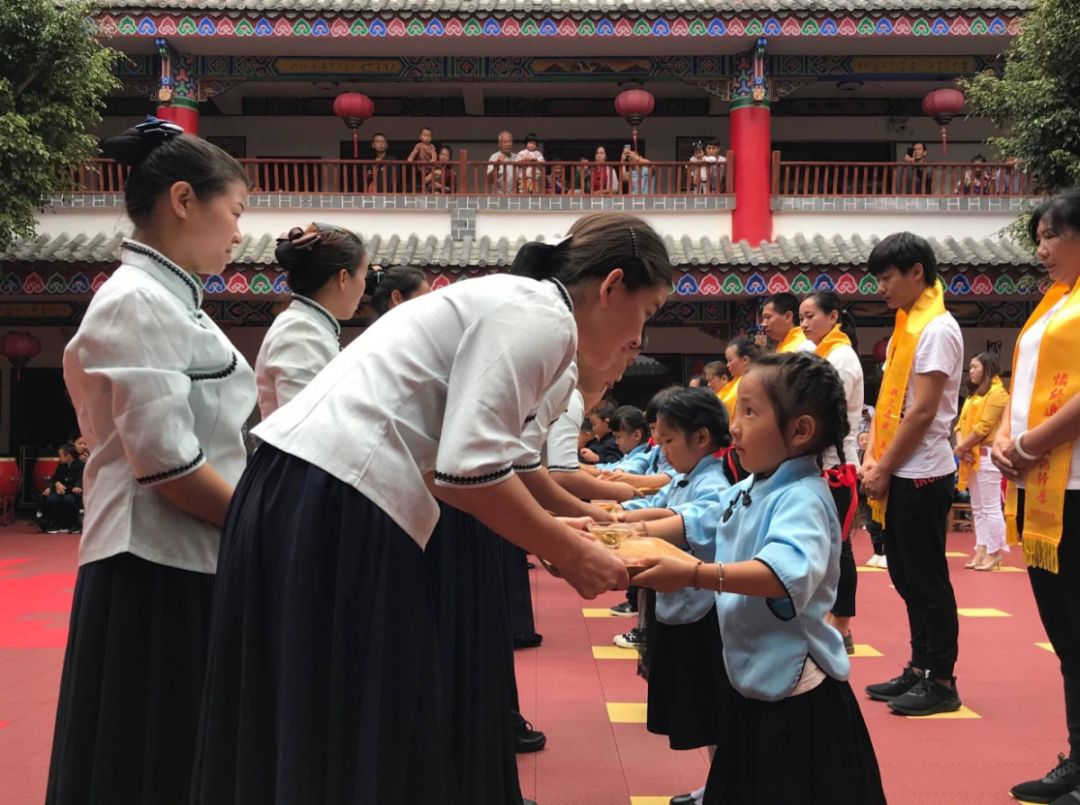 蒙自伏羲幼儿园收费图片