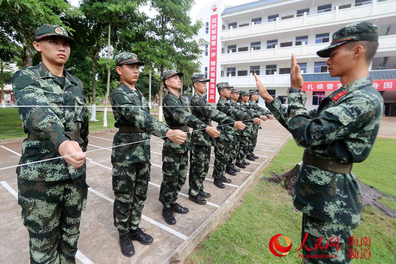 迈向军营!武警海南省总队1400余名新兵开训