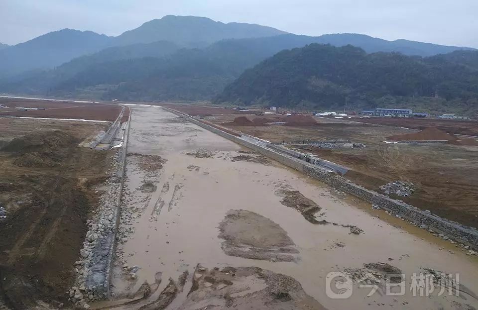 甘溪河是臨武境內所屬湘江水系的主要河流之一,發源於香花嶺,三十六灣