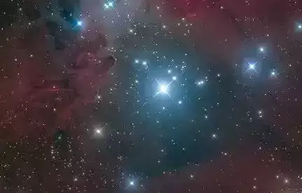 ngc 2264其实是四个天体:锥状星云,圣诞树星团,雪花星团和狐狸皮星云