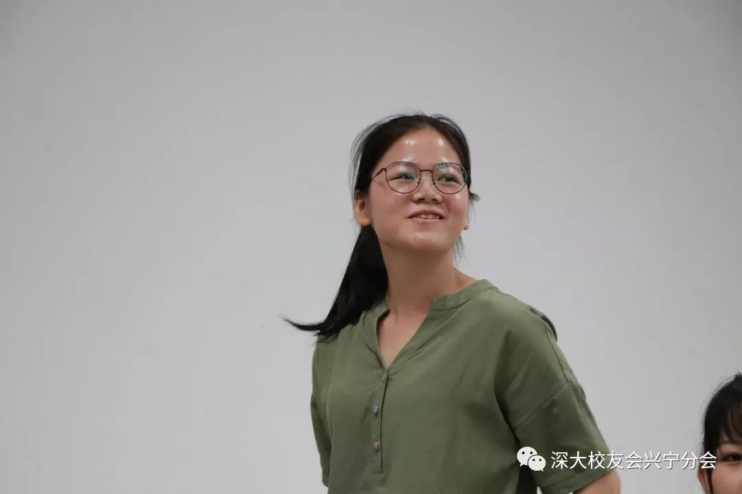 庐江何婷婷老师图片