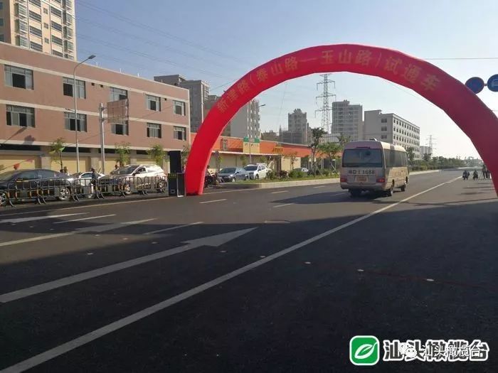 龙湖区路网拓展提速泰山路北延沿河路正式通车新津路试通车