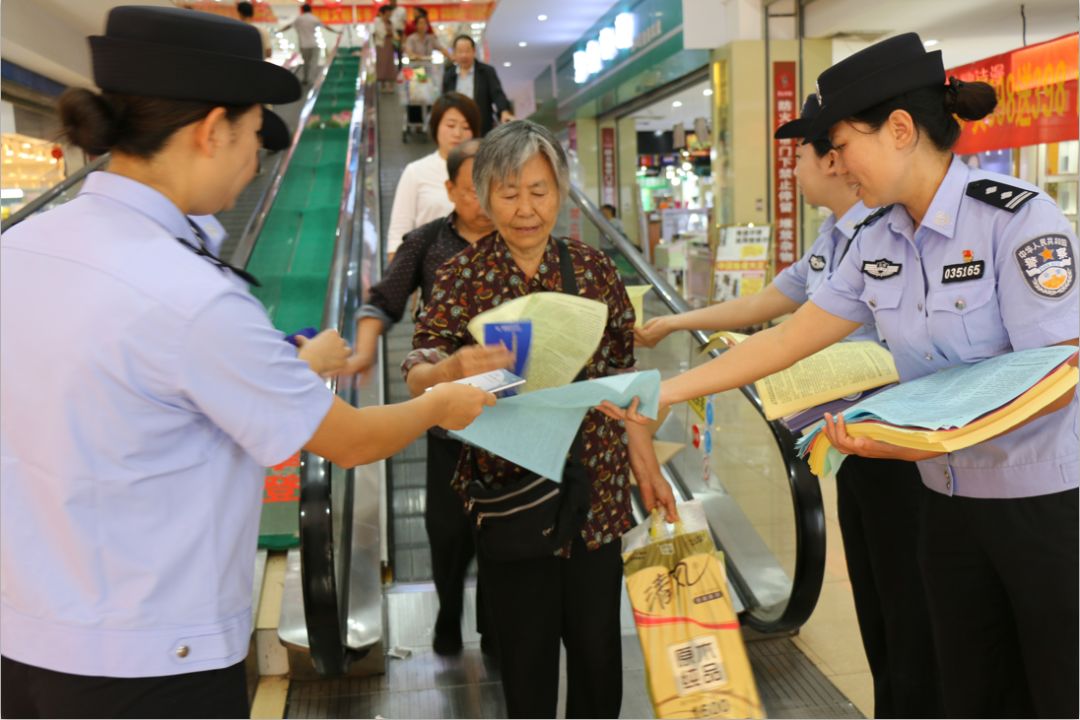 大爾多超市門口圍滿警察~市中醫醫院驚現