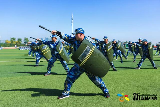 贾淑媛图像 摄影:马伊帆 强瑞浩 张瀚哲 刘佳琪 杨轲 赵沿茹