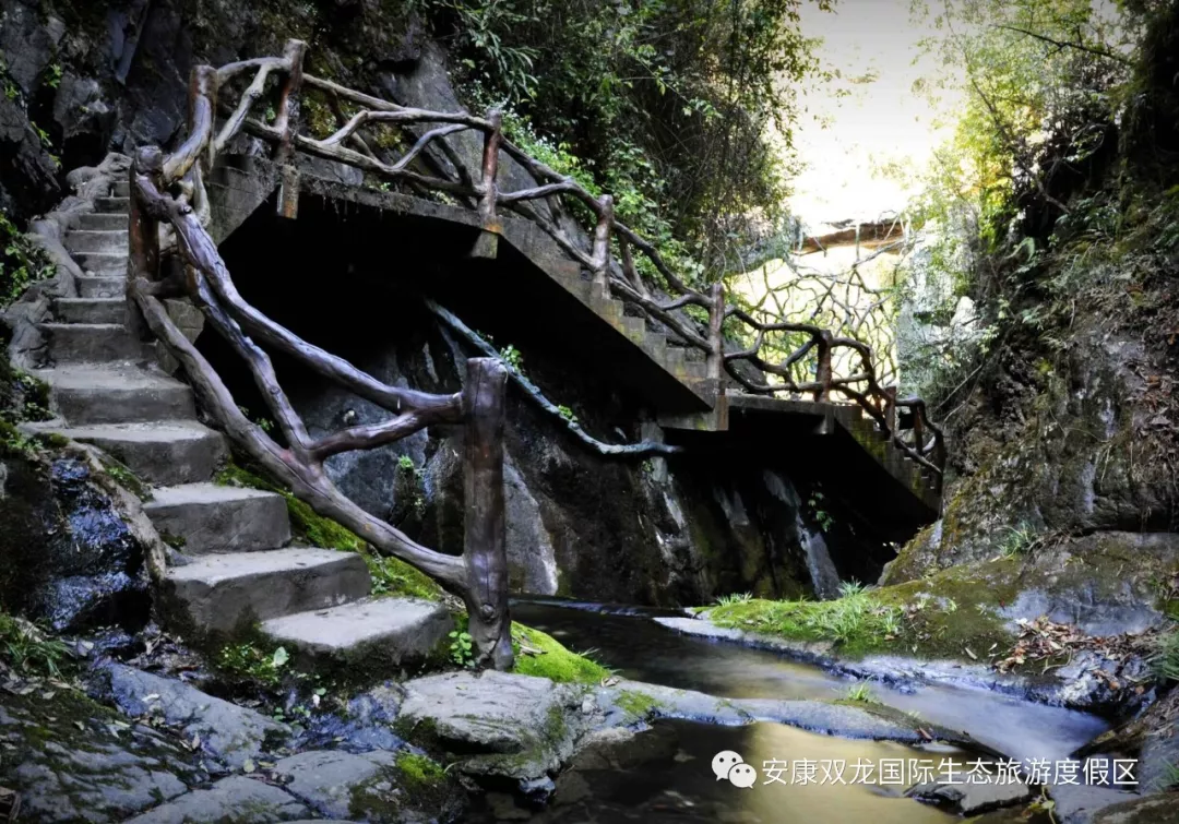 15億年前形成的神秘溶洞群——玉龍宮;地勢險要的盤龍古寨青龍寨;叢林