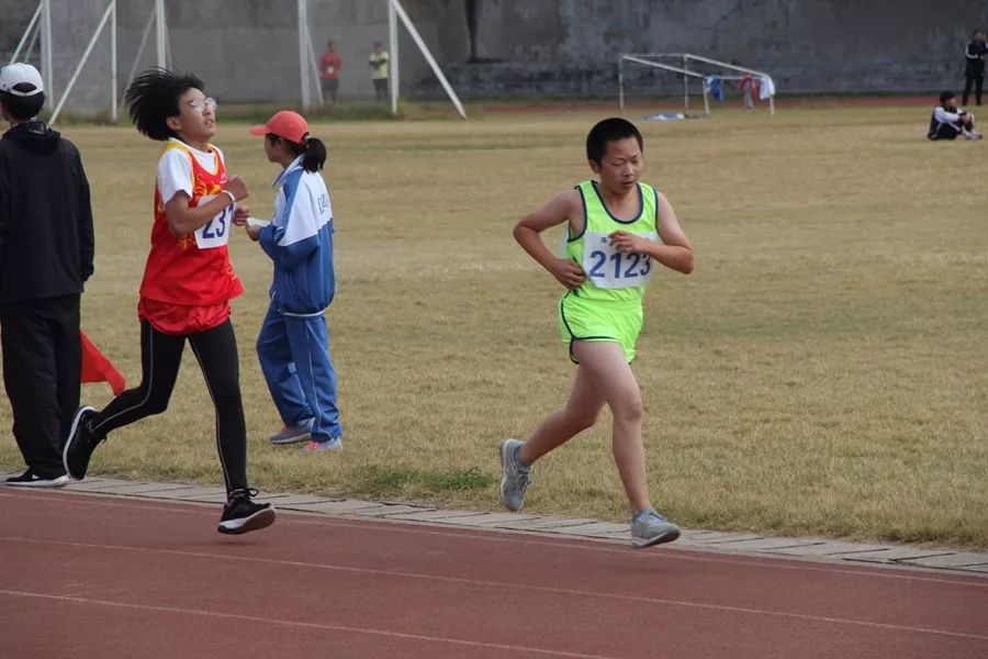 喜报东风中学在燕山地区第26届中小学田径运动会中再创佳绩