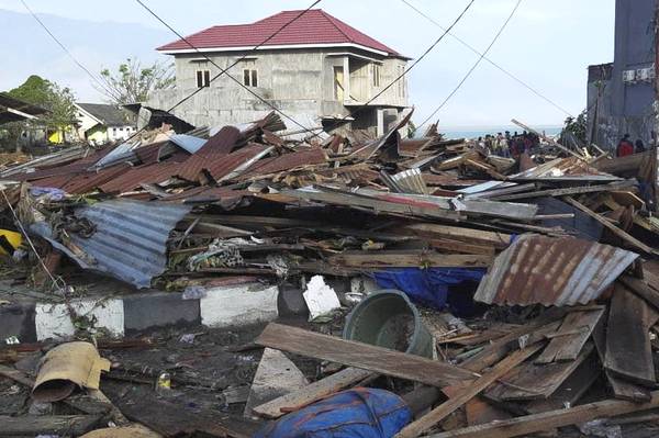 印度尼西亞地震:7.5級地震後至少有420人死於海嘯