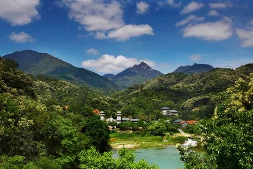 精靈,秀氣表現得淋漓盡致地址:清遠市佛岡縣湯塘鎮黃花湖溫泉度假區