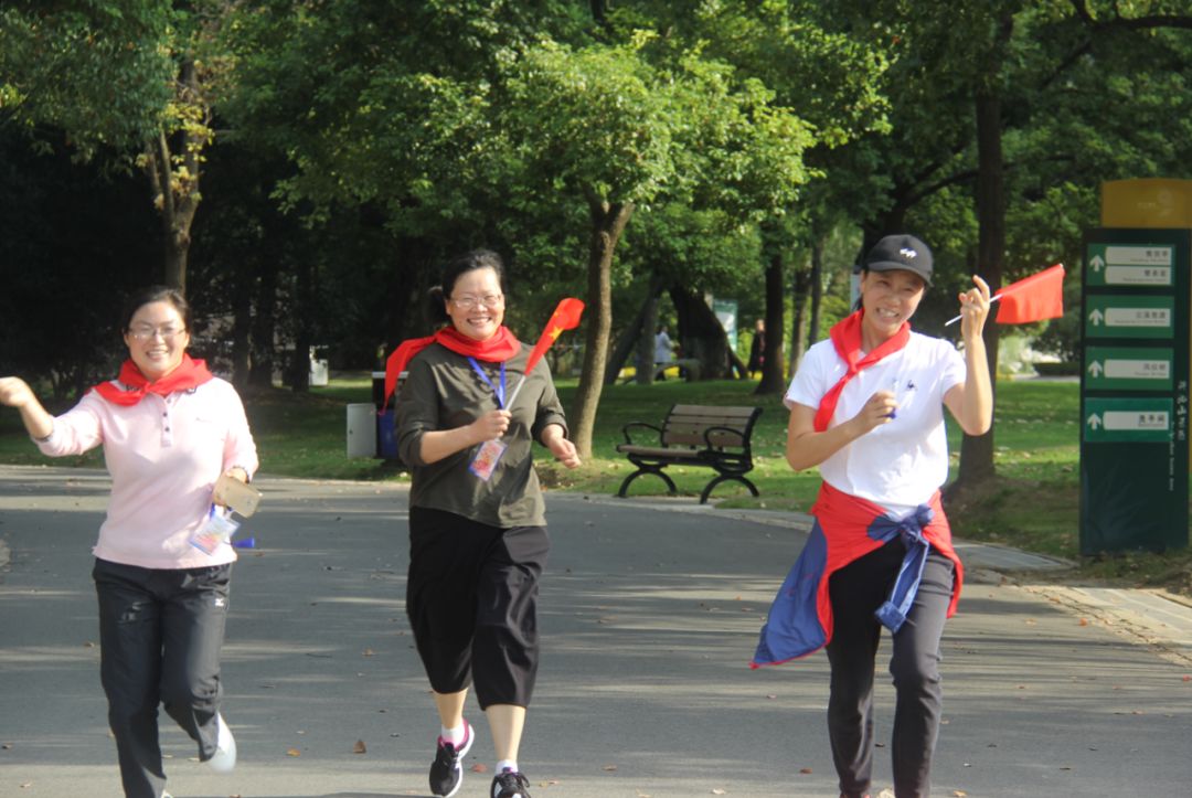 "夏俊飞在接受采访时告诉记者,平时他就有锻炼的习惯,所以这样的运动