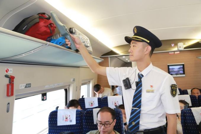 河南8地火车站最新动态汇总:郑州铁路预计发送旅客551万人