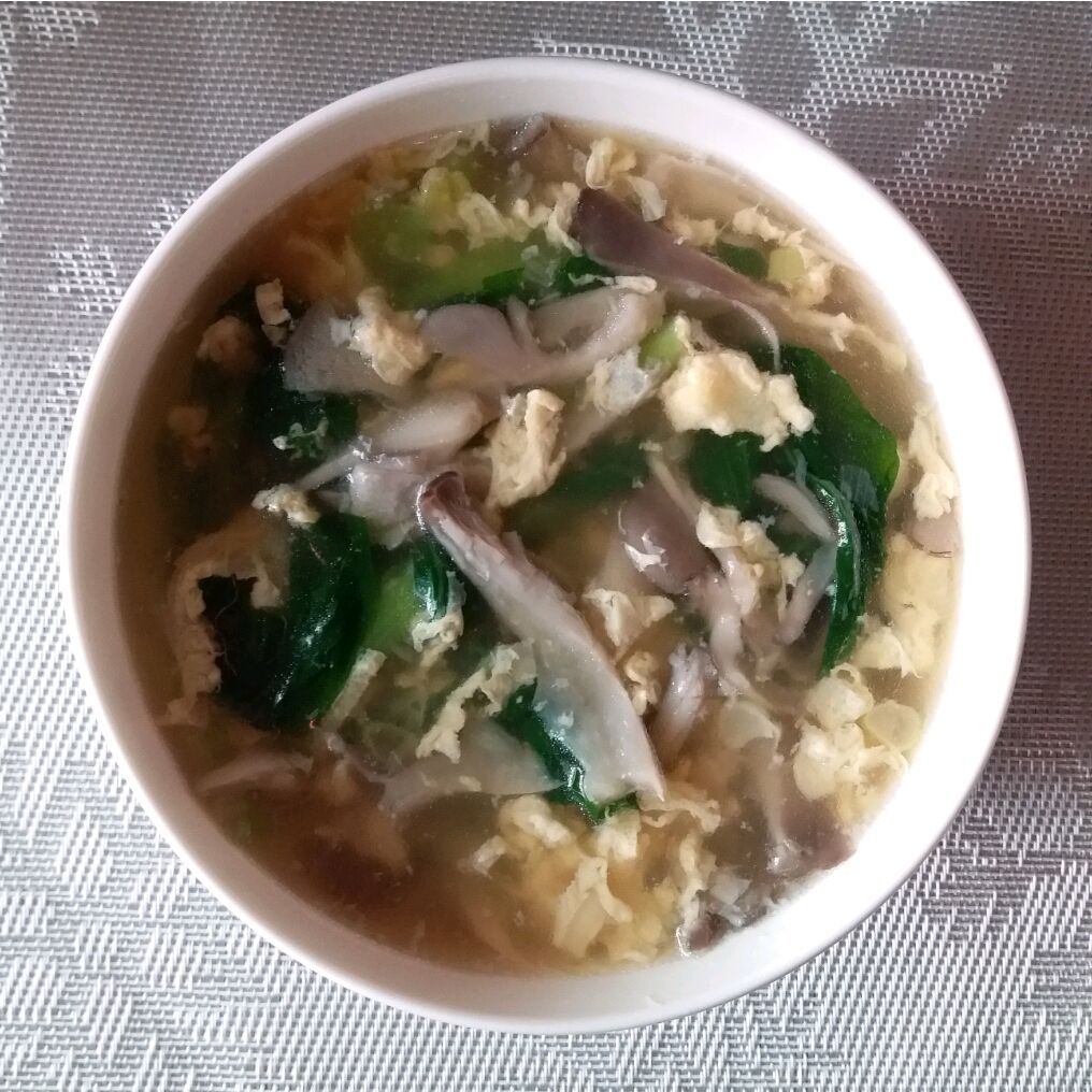 鲜美的平菇鸡蛋汤,做法简单,营养又好喝_青菜
