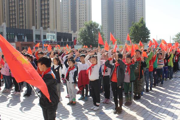 乌鲁木齐铁三小学图片