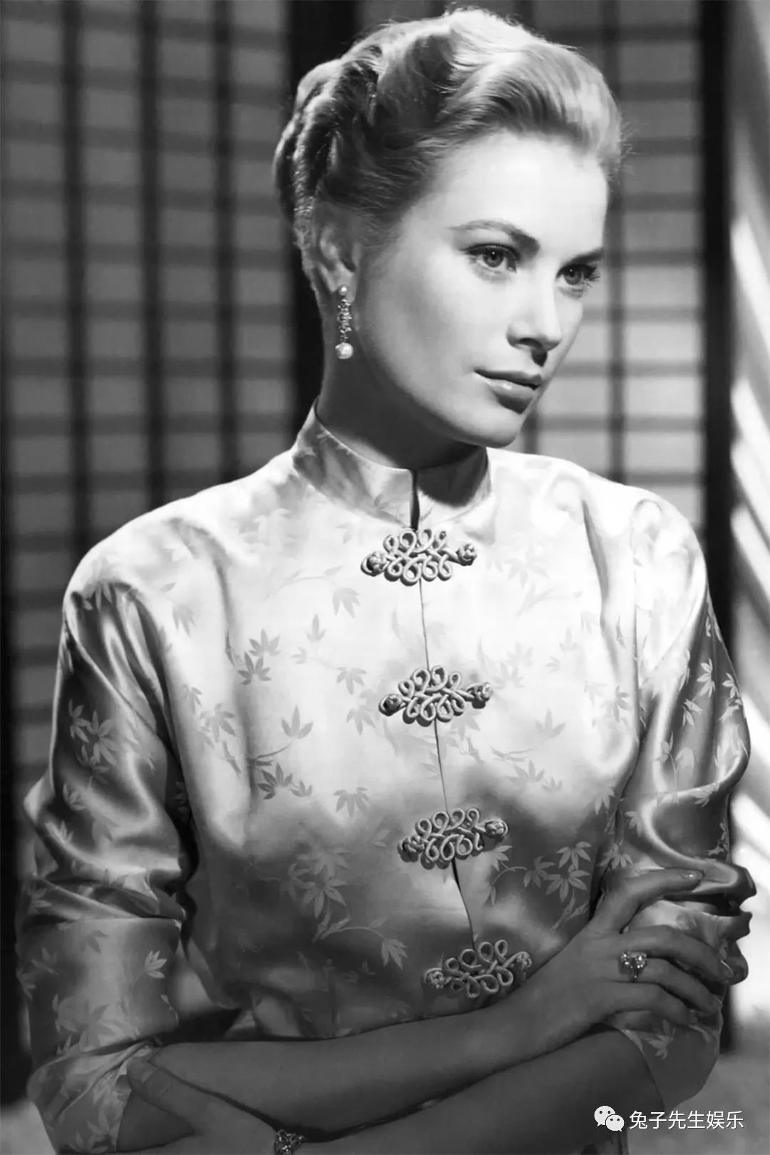 西班牙王后穿中国旗袍,与第一夫人们比美,一位惊艳一位不伦不类