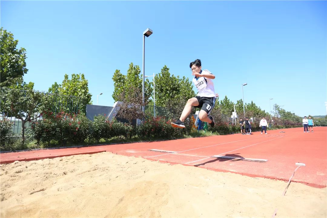 青春无畏逐梦扬威青岛六中2018年秋季运动会圆满举行