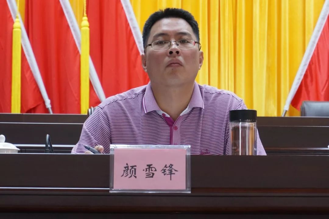 张槎街道党工委副书记,办事处主任颜雪锋在会议上讲话时表示,清除蚊媒
