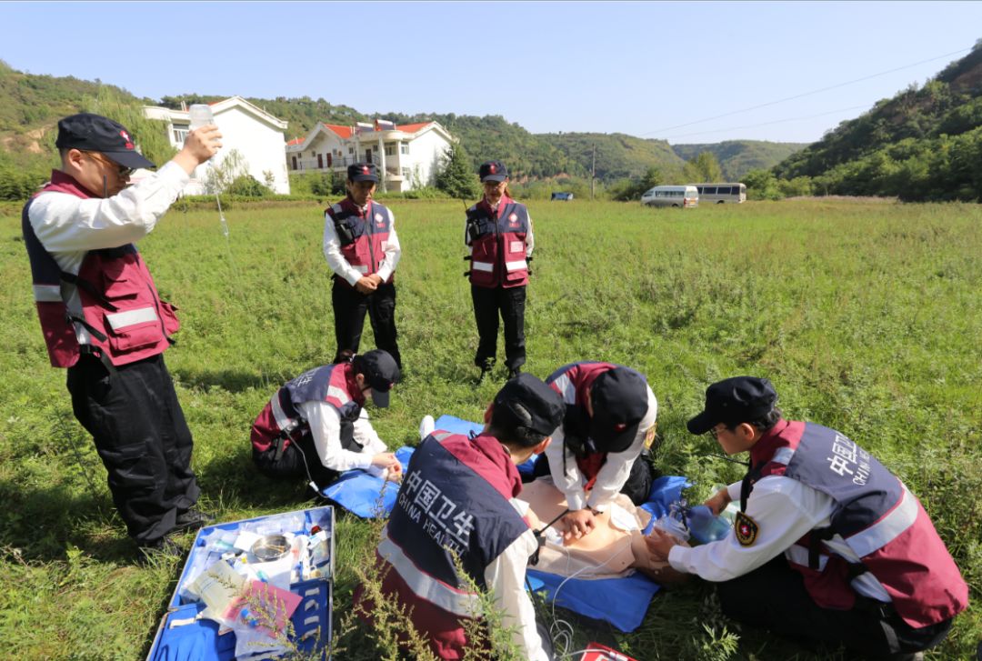 西安市第一醫院緊急醫學救援隊開展下半年野外急救能力演練