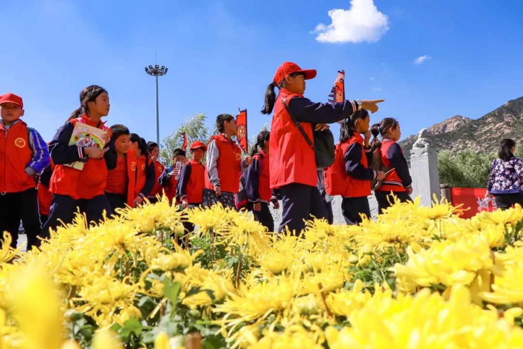 研学旅行红色之旅与孩子重温胶东革命史