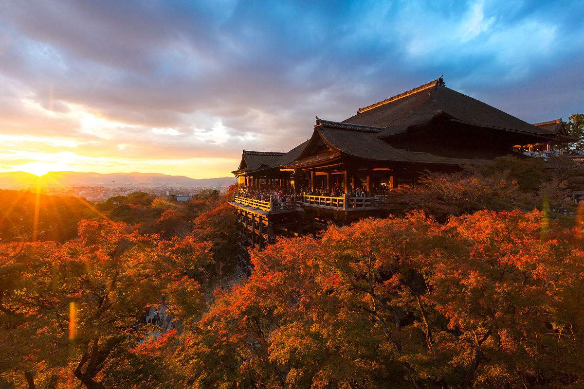 一座历史悠久的古老寺院,承载着视觉的享受