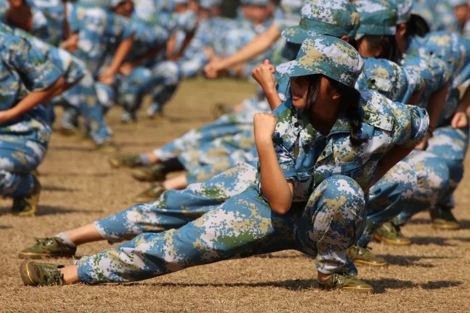 軍訓紀錄片首發你們是烈日驕陽下的風景第457期