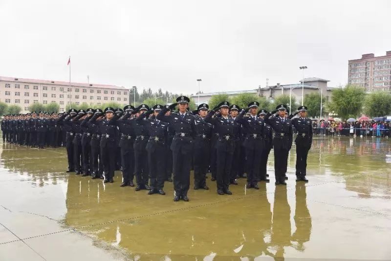 青春蛻變韶華不負黑龍江公安警官職業學院舉行2018級學生軍訓彙報演練