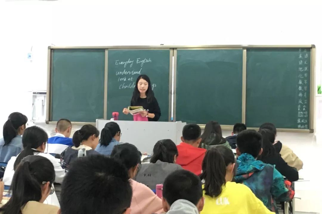 广元万达中学老师简介图片