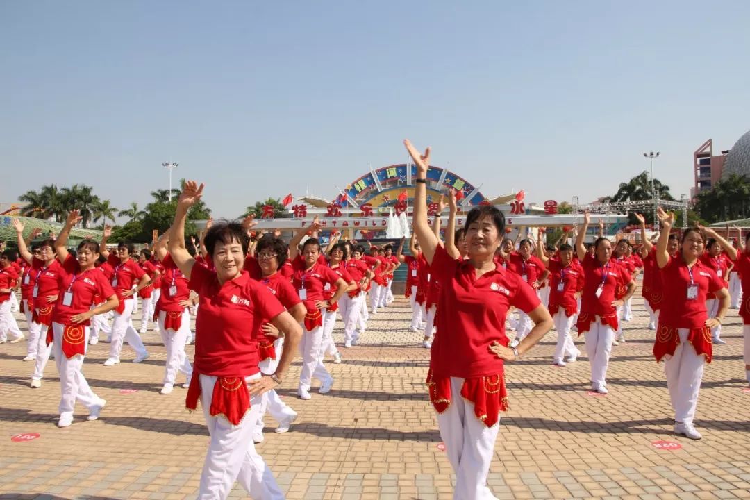 太震撼了,汕頭1000名大媽一起跳廣場舞!