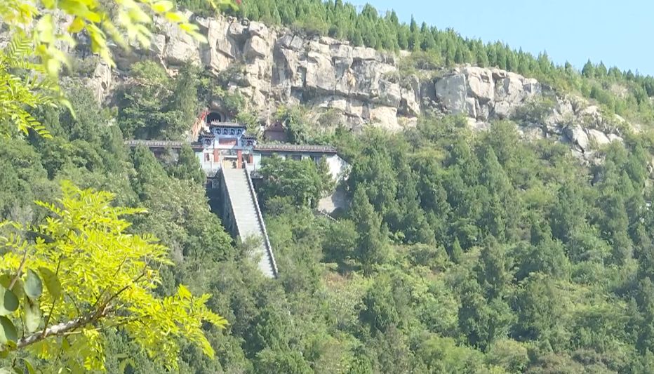 朝阳洞山风景区图片