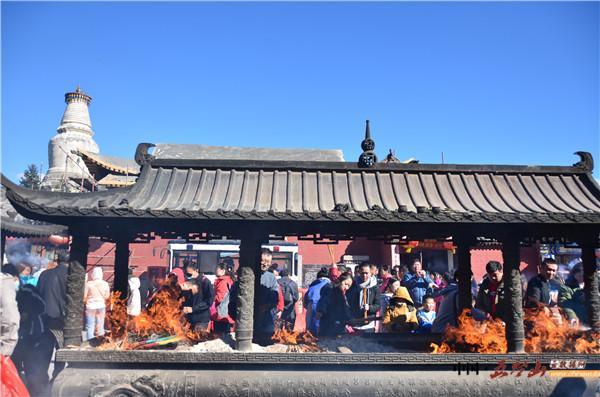 國慶五臺山萬人祈福五爺廟廣場實拍有沒有你