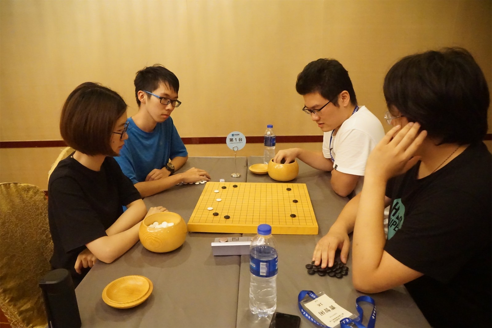 弈客围棋大会第二日 棋手们渐入佳境