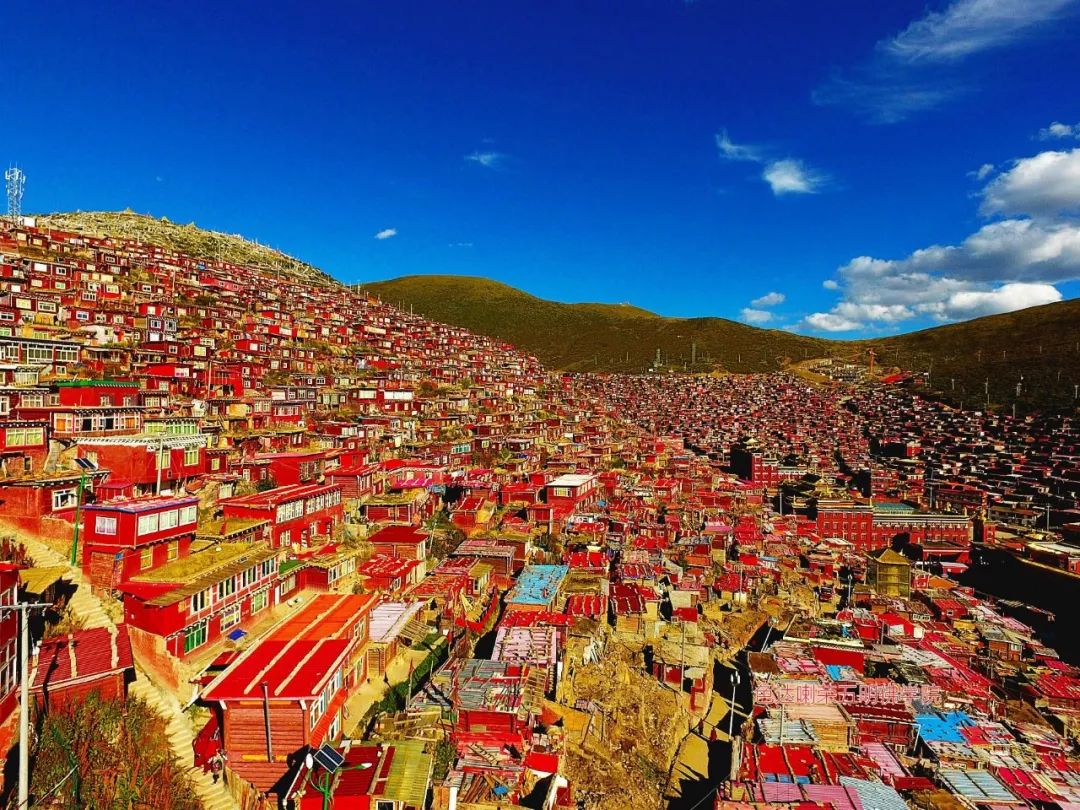 這趟旅程有別於旅遊(色達喇榮五明佛學院確實並非旅遊景點,也不賣門票