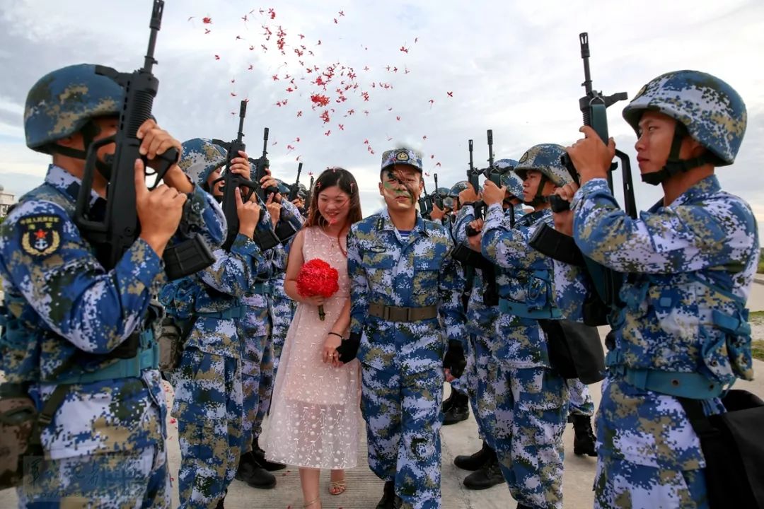军人求婚背景图片高清图片