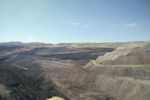 托克逊县黑山煤矿图片