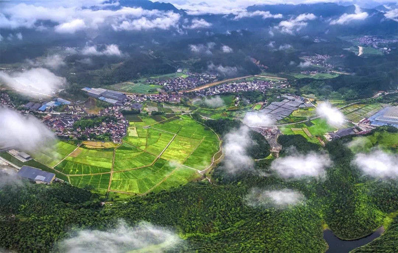 位于建德钦堂乡蒲田村.