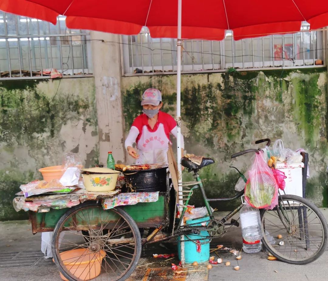 蛋饼阿姨照片图片