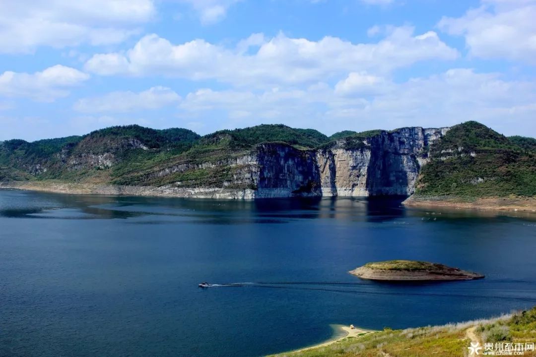 国庆长假过半,余庆这些地方人少景美,两三天打个来回.