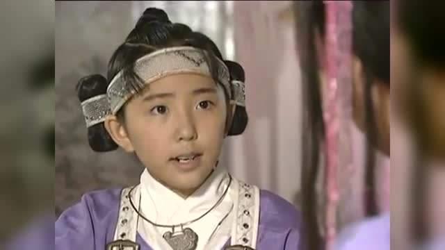 演龙小云的女孩图片