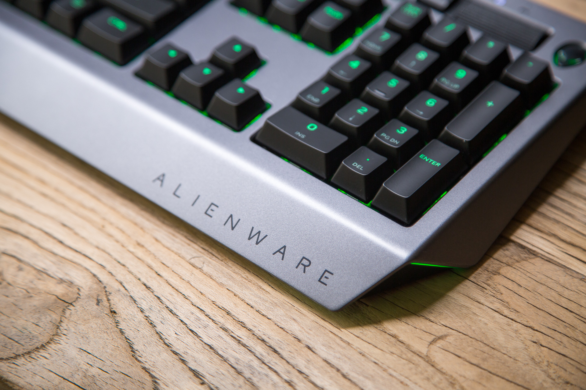 信仰充值外星人alienware768机械键盘评测