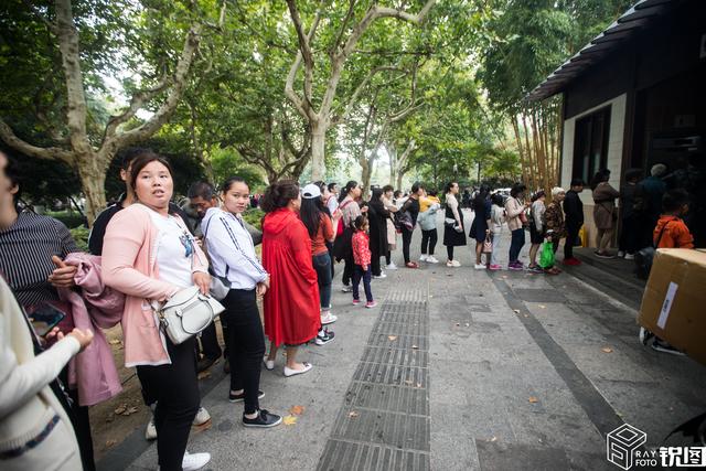 國慶出遊心酸體驗:哪裡都要排隊 最難過的是廁所排隊半小時