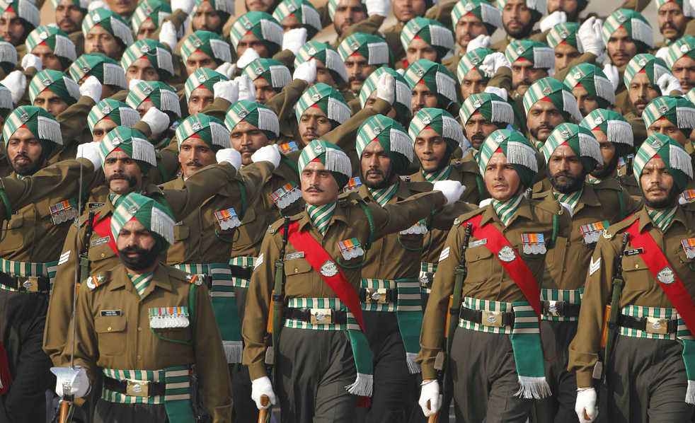 别的士兵都戴军帽,为啥印度士兵却裹着个头巾呢?