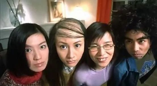 2002年他導演了一部全醜女影片 [豬扒大聯盟],四位女主演分別以不同的