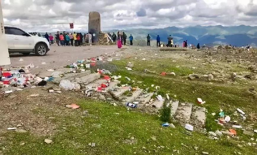 国庆旅游照妖镜有些人用生命捡垃圾有些人自己就是垃圾