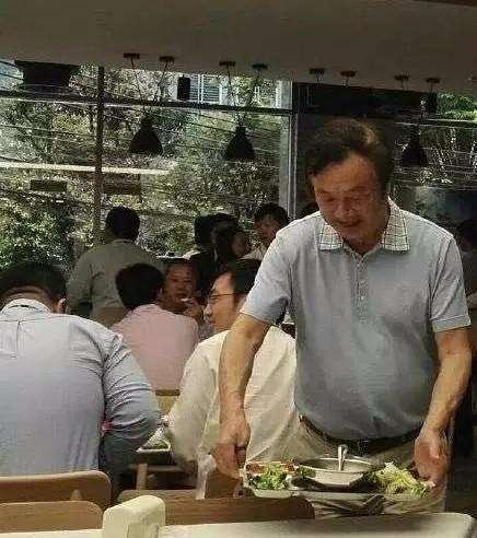 马化腾马云饭局对比,搞笑网友:原来和我差不多