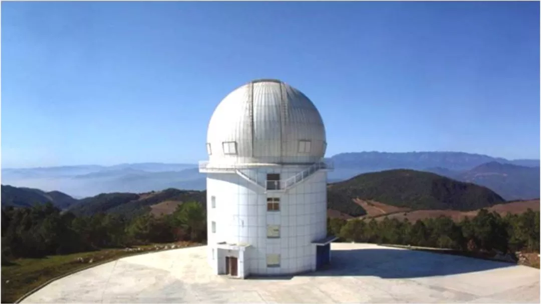 天空透明度和大气宁静度高,光污染小,同时,中科院云南天文台丽江高美