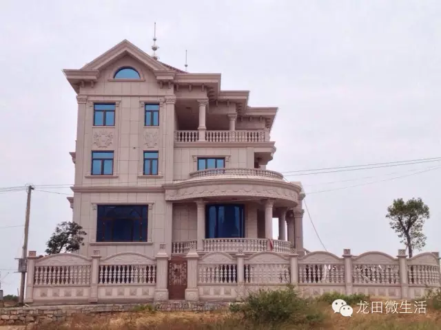 下圖為實拍的福清農村別墅實景【 樓層空著養蚊子 】【 外牆先裝有