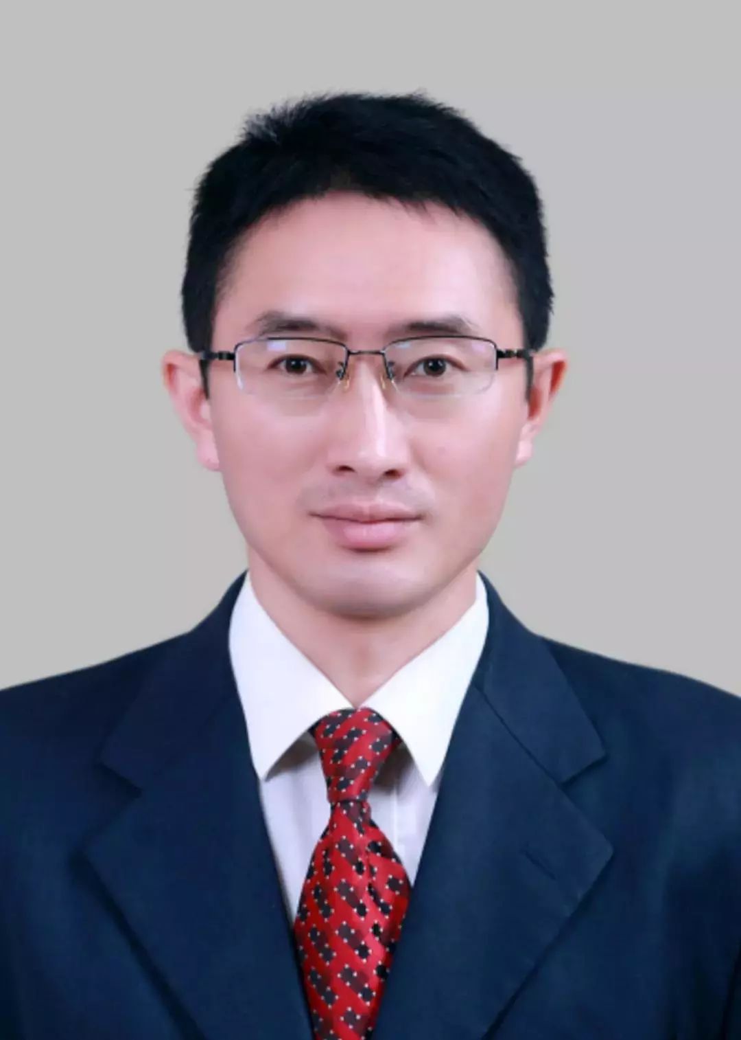 朱开荣,男,汉族,1969年11月生,在职公共管理硕士,中共党员,1991年7月