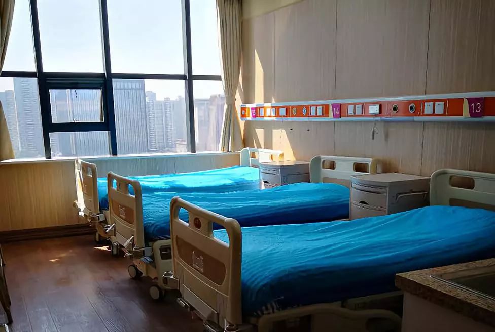 郑州人民医院i期临床研究中心挂牌成立,并顺利通过了省局专家的现场