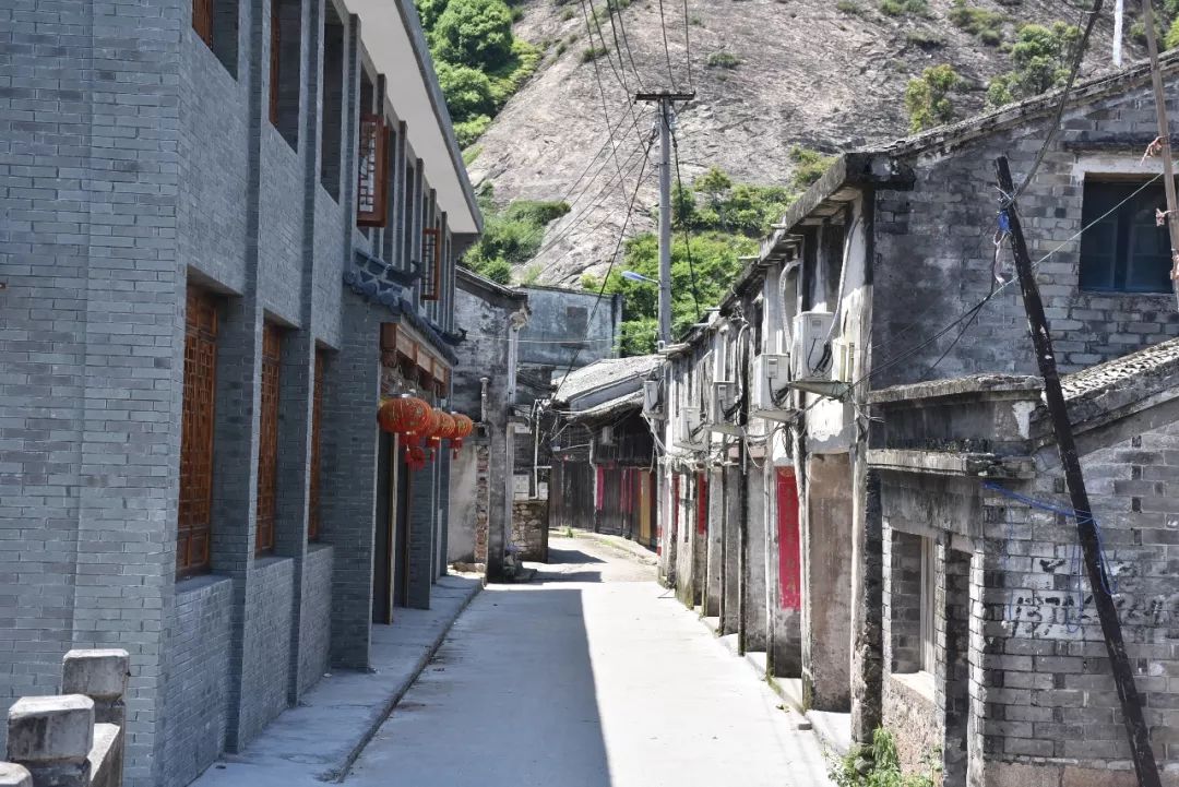 日前,由龙港镇云岩社区鲸头村的乡贤集资百万,花一年时间兴建的鲸头