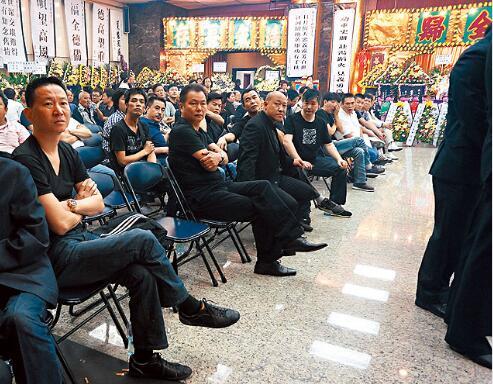 香港新義安掌門人向華強是什麼讓他在香港幾十年地位無人撼動